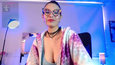 Snapshot of paulinabarnett_ chatting on March 1, 11:50 am Paulina online show from March 1, 11:50 am