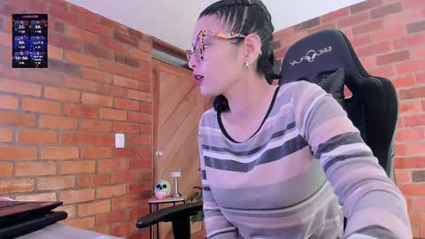 Snapshot of paulinabarnett_ chatting on January 14, 11:58 pm Paulina online show from January 14, 11:58 pm