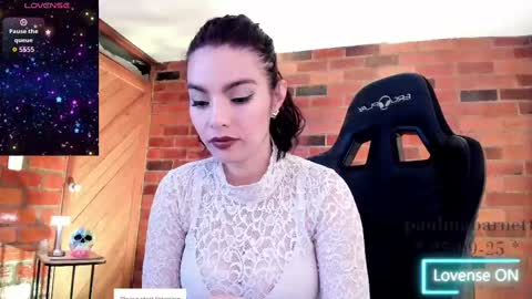 Snapshot of paulinabarnett_ chatting on September 25, 7:18 am Paulina online show from September 25, 7:18 am
