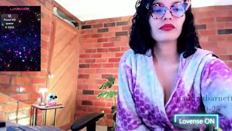 Snapshot of paulinabarnett_ chatting on September 19, 4:06 pm Paulina online show from September 19, 4:06 pm