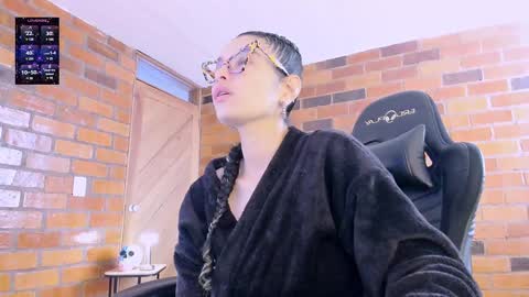 Snapshot of paulinabarnett_ chatting on January 12, 3:46 pm Paulina online show from January 12, 3:46 pm