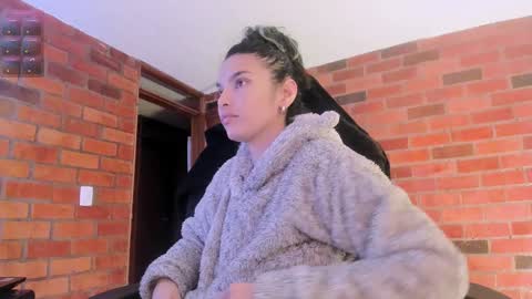 Snapshot of paulinabarnett_ chatting on January 7, 1:49 am Paulina online show from January 7, 1:49 am