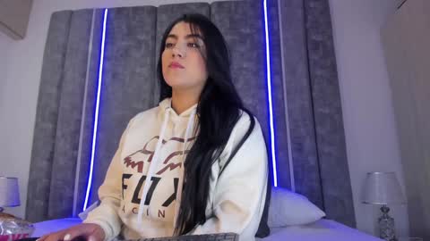 Snapshot of paulinaduarte_ chatting on January 17, 11:59 am Paulina online show from January 17, 11:59 am