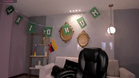 Paulina Santos  online show from June 15, 7:58 pm