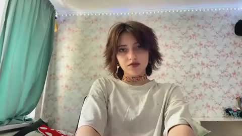 lilyyyyy online show from June 20, 7:45 am