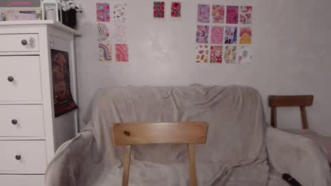 Snapshot of pawwsup1 chatting on February 19, 6:54 pm Allisses online show from February 19, 6:54 pm