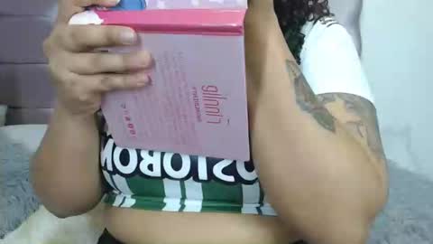 Snapshot of payton_bailey chatting on December 2, 11:27 pm Payton online show from December 2, 11:27 pm