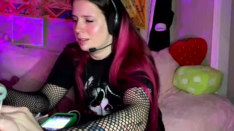 Snapshot of payyourprincessjess chatting on December 20, 2:19 am payyourprincessjess online show from December 20, 2:19 am