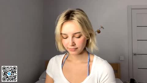 Lola online show from November 25, 2:41 pm