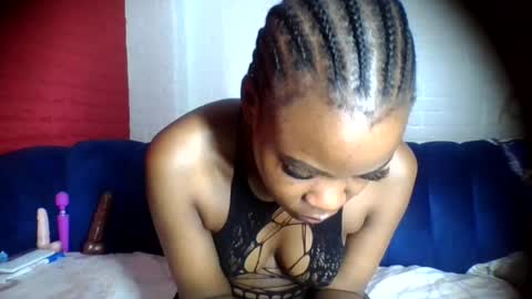 peach_melbah online show from July 3, 7:14 am