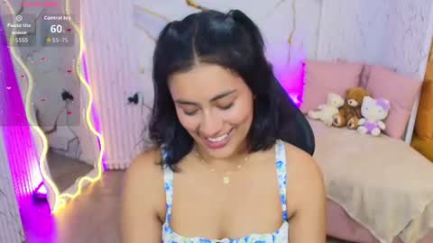 peachy_tay online show from August 3, 11:38 am