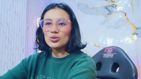 peachy_tay online show from July 20, 11:34 am