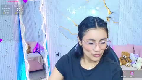 peachy_tay online show from July 23, 11:40 am