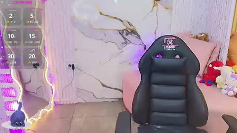 peachy_tay online show from June 11, 11:29 am