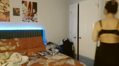 peachyhoneydrip online show from May 28, 1:47 am