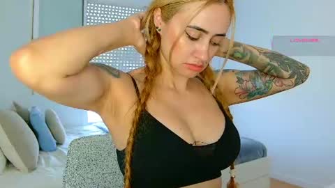 Hi Im Penelope  better vibrations  1111 online show from July 21, 10:49 am