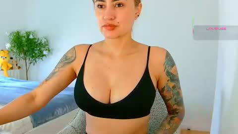 Hi Im Penelope  better vibrations  1111 online show from July 3, 9:48 am