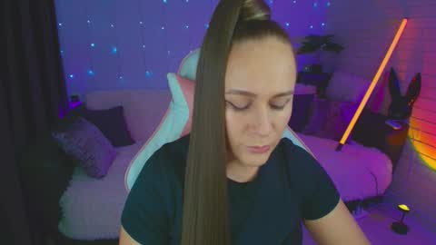 Dia  online show from September 10, 6:52 pm