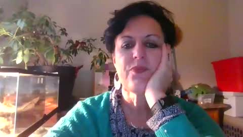 Perinne50 online show from December 16, 9:20 pm