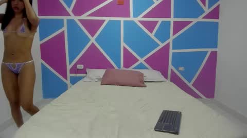 perla online show from December 15, 5:34 am