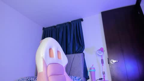 Perla online show from November 15, 11:17 pm