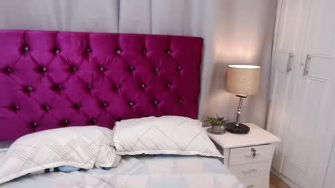 Perlita  online show from October 18, 10:11 pm