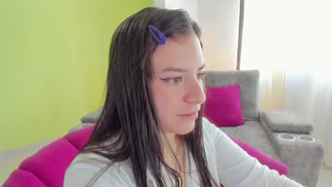 Snapshot of persefone_saira chatting on December 2, 1:34 pm Marie online show from December 2, 1:34 pm