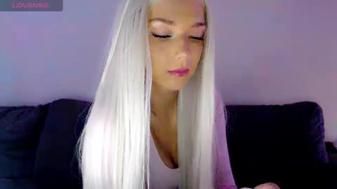 Isabella online show from December 19, 10:34 am