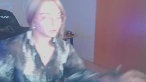 Snapshot of petalkiss chatting on September 29, 6:57 pm petalkiss online show from September 29, 6:57 pm