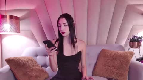 Snapshot of petiite_aliice chatting on October 19, 9:39 pm Alice online show from October 19, 9:39 pm