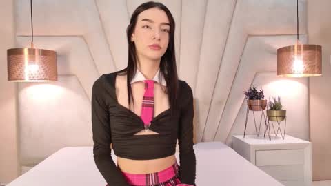 Snapshot of petiite_aliice chatting on September 27, 8:38 pm Alice online show from September 27, 8:38 pm