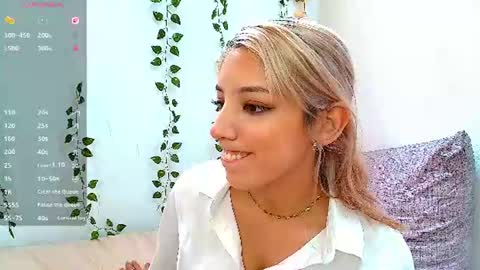 petite_blossom4 online show from July 31, 7:26 pm