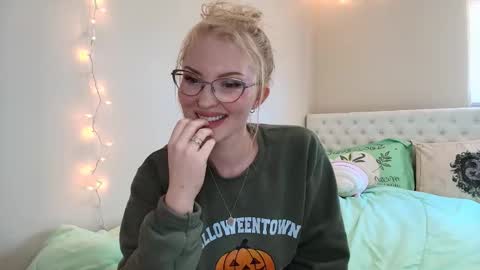 Little cupcake online show from October 27, 5:41 pm