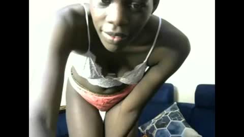 Snapshot of petite_lavi2 chatting on March 12, 9:44 am petite_lavi2 online show from March 12, 9:44 am