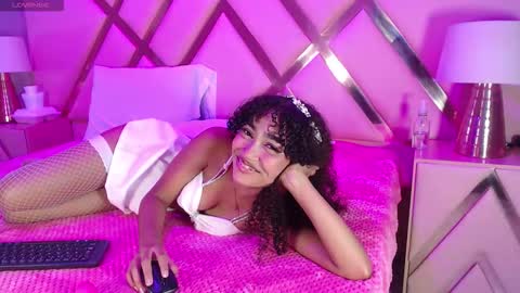Snapshot of petite_luxury chatting on September 8, 4:06 pm petite luxury online show from September 8, 4:06 pm