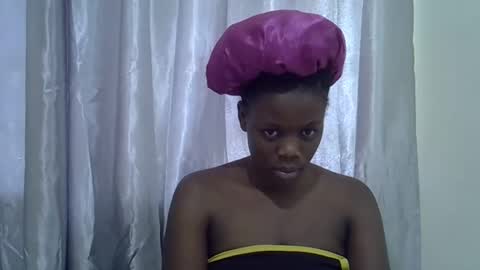 petite_melan online show from October 26, 1:39 pm