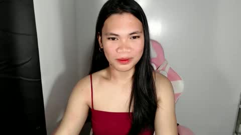 petite_pauline online show from March 4, 7:48 am