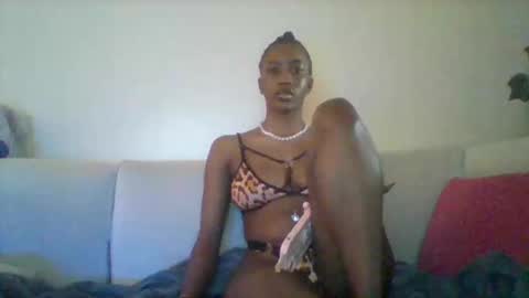 petite_princes online show from January 9, 7:46 am