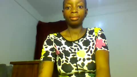 petite_queen001 online show from October 10, 12:54 pm