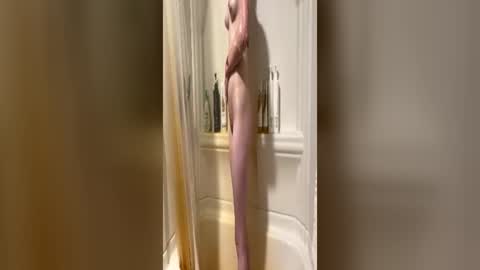 petitebabe69 online show from June 22, 7:44 pm