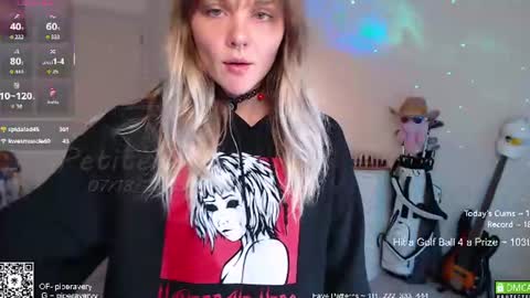 PiperAvery online show from July 19, 12:46 am