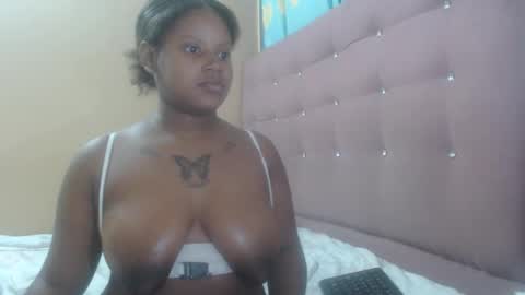 petitechocolatemommy online show from November 16, 12:34 am