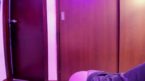 Lunna online show from February 23, 1:53 am