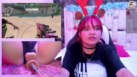 Snapshot of petitesally_ chatting on December 21, 8:54 pm Sally online show from December 21, 8:54 pm