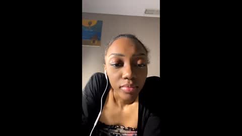 petitetingz online show from May 31, 8:53 am