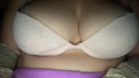 peular online show from April 28, 8:35 pm