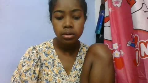 phania185885 online show from June 15, 5:29 am