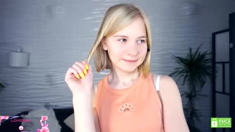 Hann G. Jones online show from November 2, 5:33 am