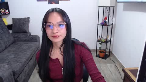 Snapshot of pia_horny chatting on January 9, 8:11 pm Pia online show from January 9, 8:11 pm