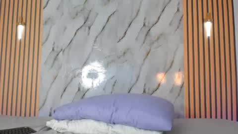 piagelvez_ online show from October 28, 10:36 pm